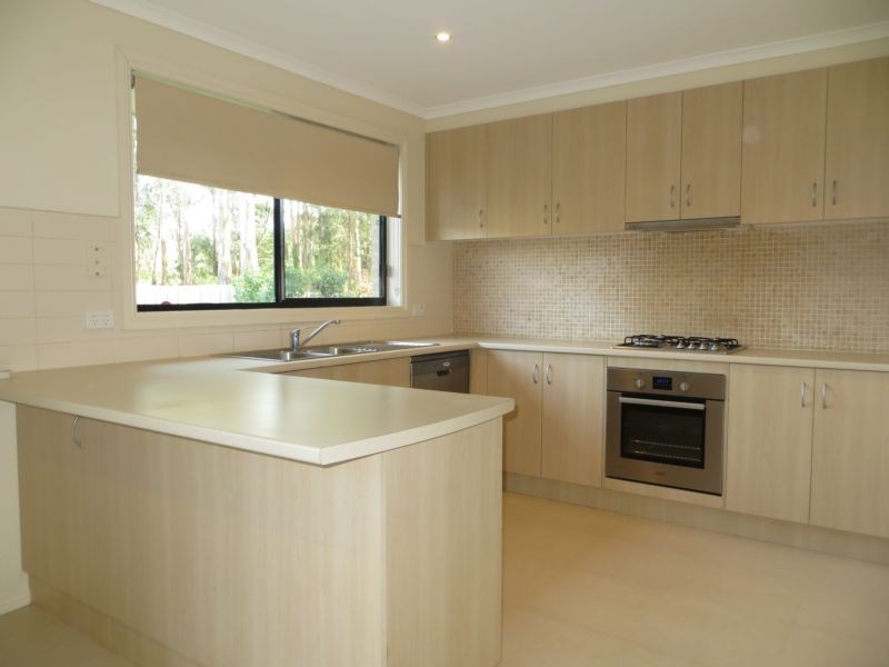 14 Miller Close, Drouin VIC 3818