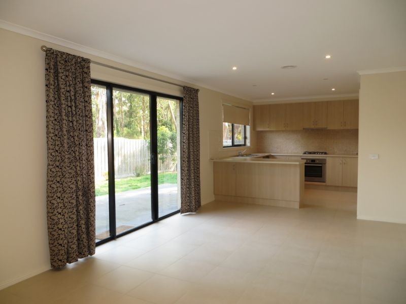 14 Miller Close, Drouin VIC 3818