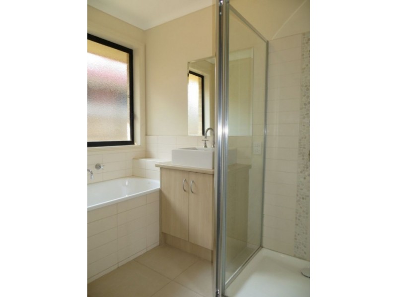 14 Miller Close, Drouin VIC 3818