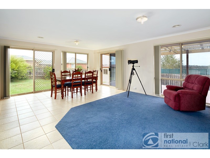 1 Cameron Court, Drouin VIC 3818