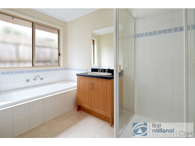 1 Cameron Court, Drouin VIC 3818
