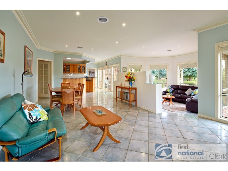 15 Moroka Drive, Warragul VIC 3820