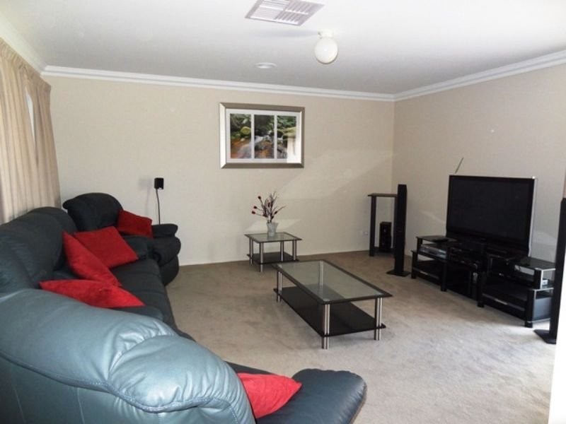 3 Oak Avenue, Longwarry VIC 3816