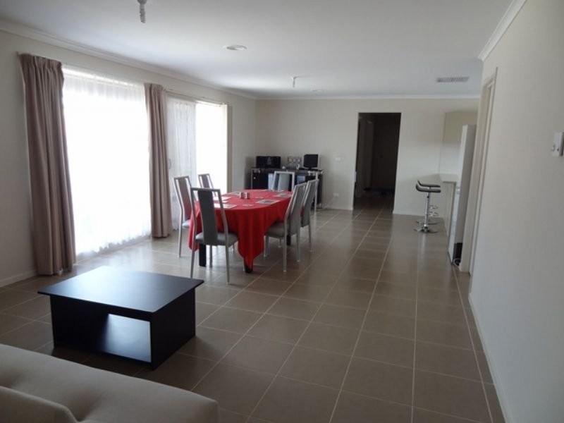 3 Oak Avenue, Longwarry VIC 3816