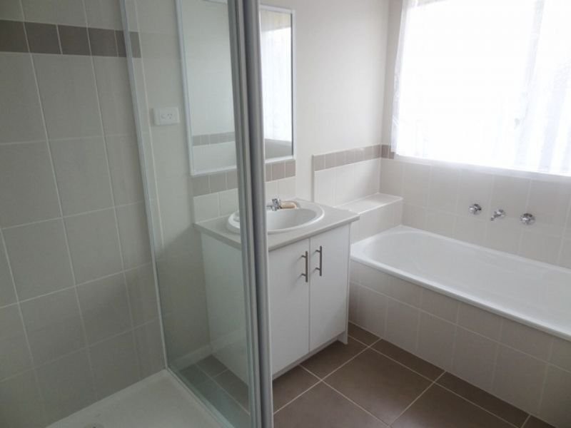 3 Oak Avenue, Longwarry VIC 3816