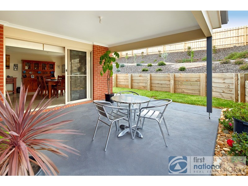 9 Bladen Street, Warragul VIC 3820