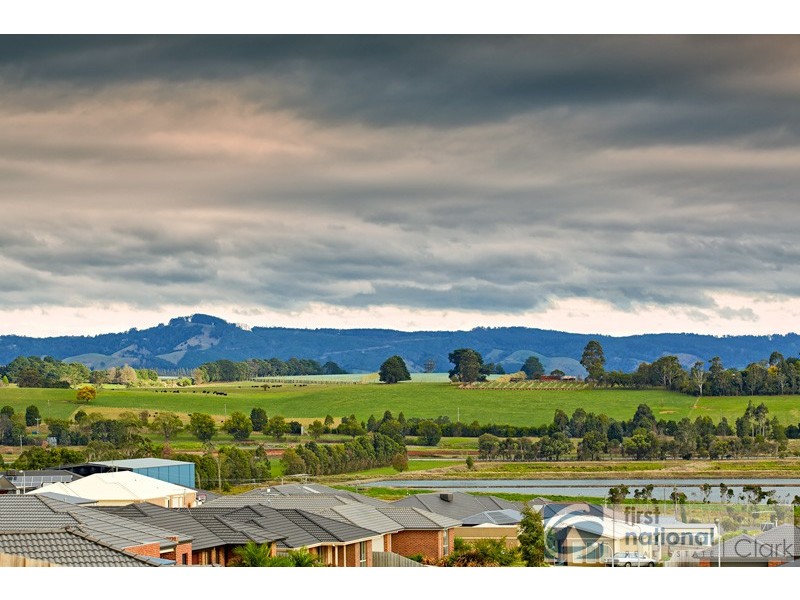 9 Bladen Street, Warragul VIC 3820