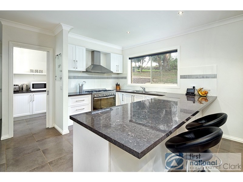 60 Kamanari Court, Drouin VIC 3818