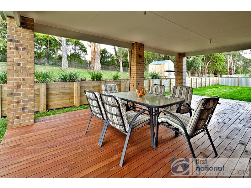 60 Kamanari Court, Drouin VIC 3818