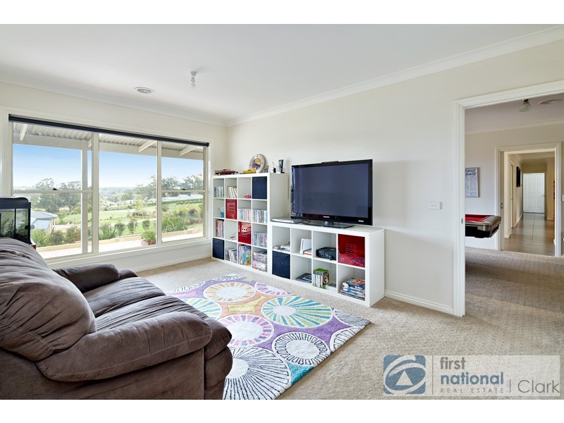 60 Kamanari Court, Drouin VIC 3818