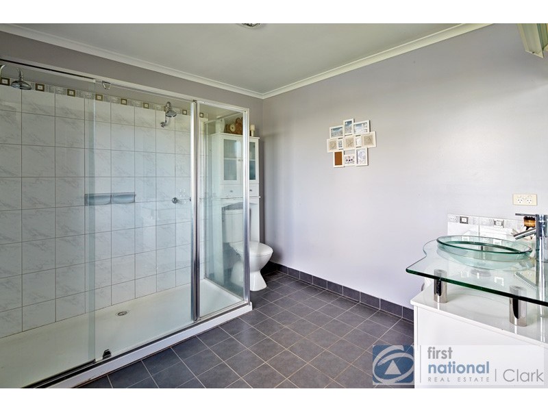 155 Clarke and Barr Road, Jindivick VIC 3818