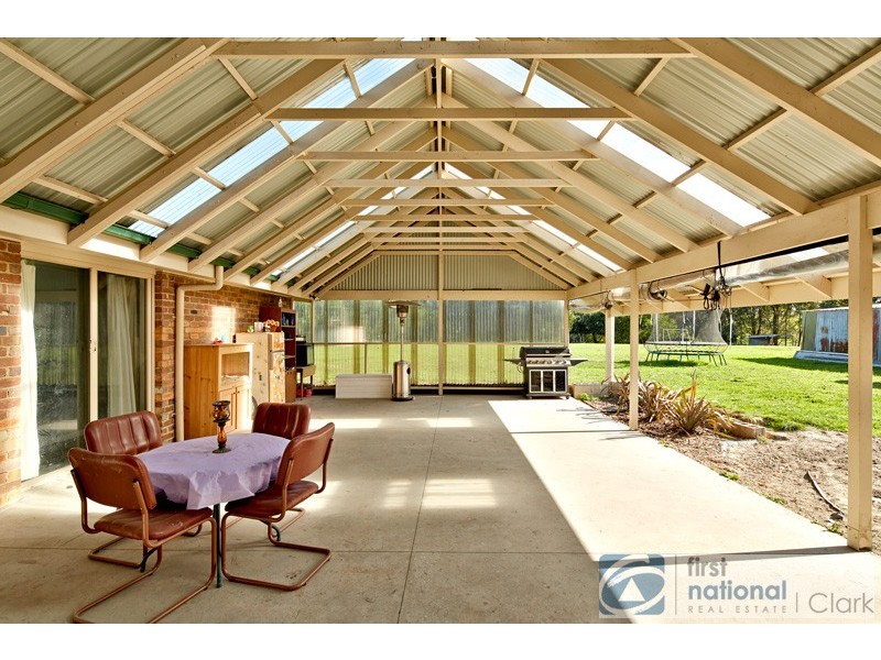 155 Clarke and Barr Road, Jindivick VIC 3818