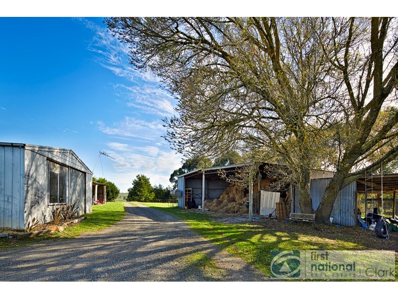 155 Clarke and Barr Road, Jindivick VIC 3818