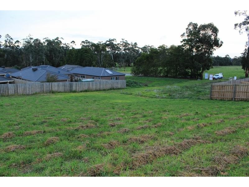 302 Settlement Road, Drouin VIC 3818