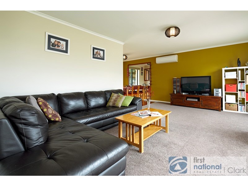 15 Myrtle Crescent, Warragul VIC 3820