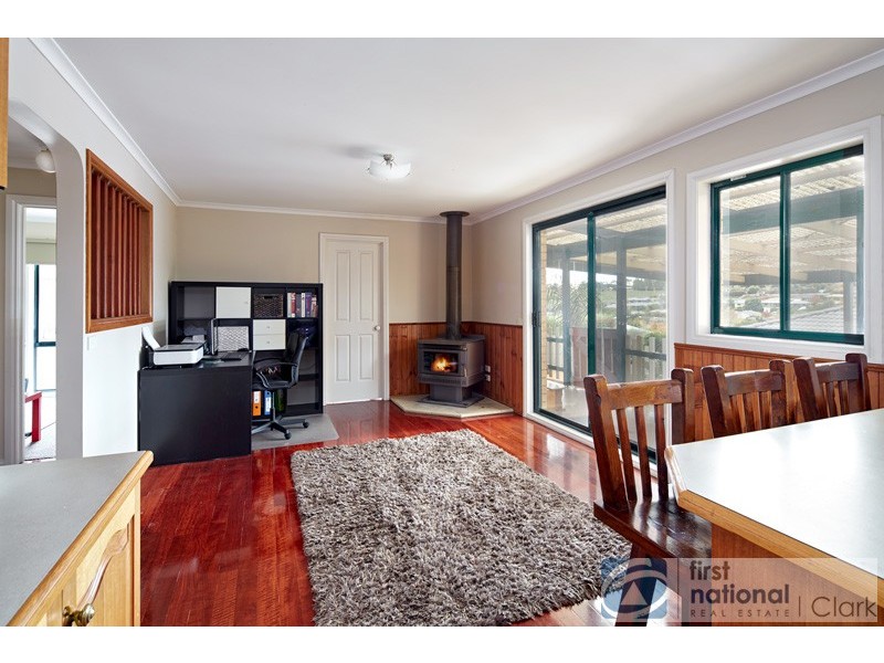 15 Myrtle Crescent, Warragul VIC 3820
