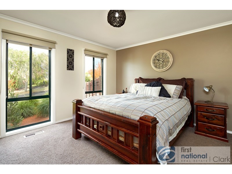 15 Myrtle Crescent, Warragul VIC 3820