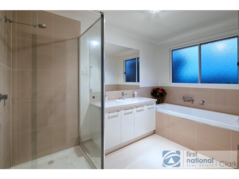 11 Fairchild Street, Drouin VIC 3818