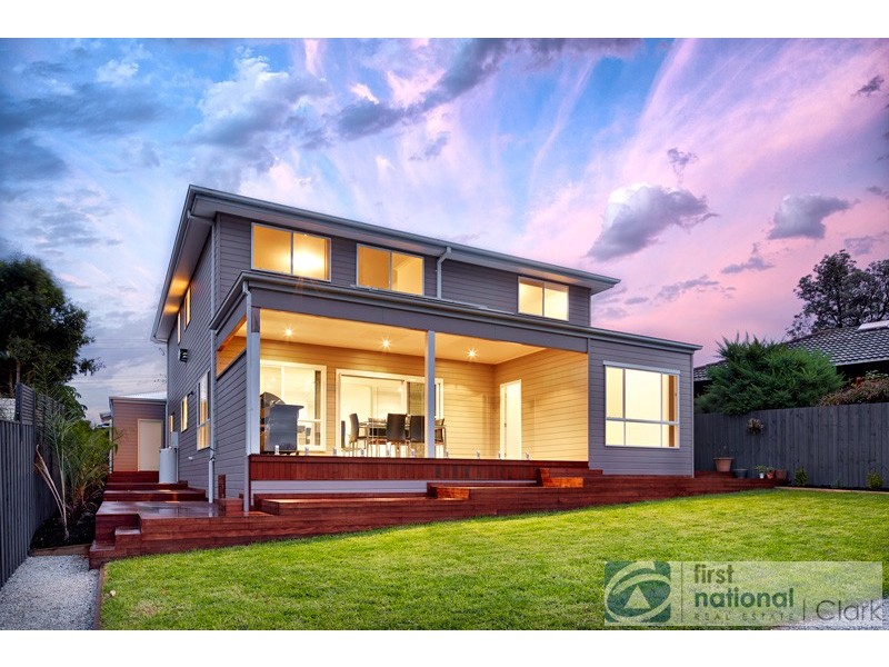 11 Fairchild Street, Drouin VIC 3818