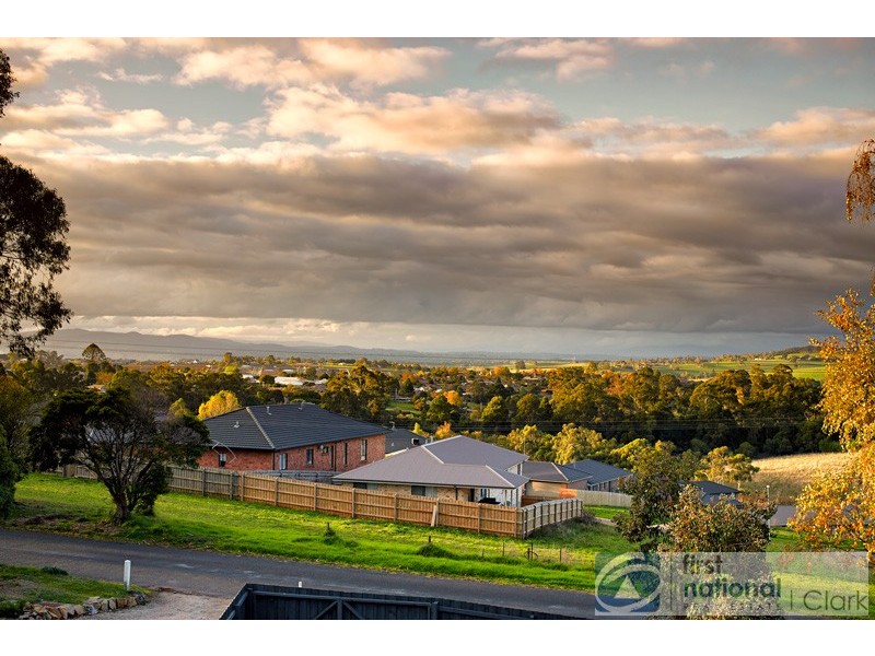 11 Fairchild Street, Drouin VIC 3818