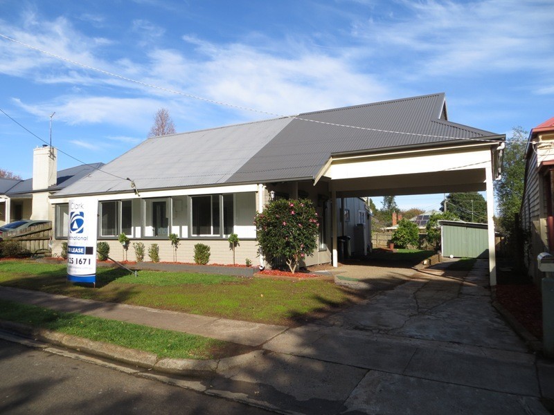 3 Railway Avenue, Drouin VIC 3818