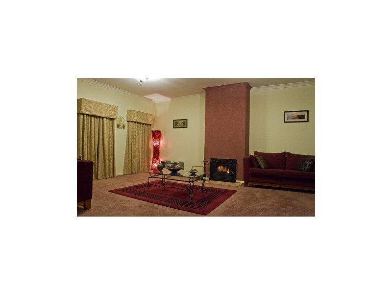 18 Mahogany Court, Drouin VIC 3818