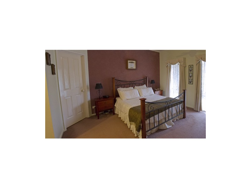 18 Mahogany Court, Drouin VIC 3818