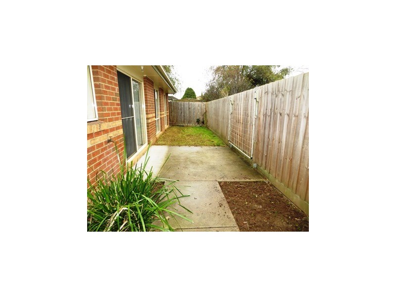 2/33 Rollo Street, Yarragon VIC 3823
