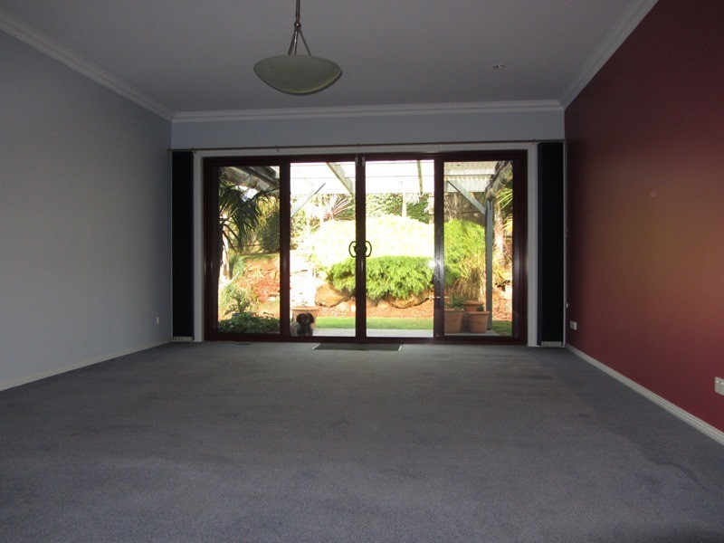 4 Nicolas Court, Warragul VIC 3820