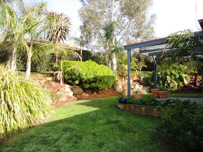 4 Nicolas Court, Warragul VIC 3820