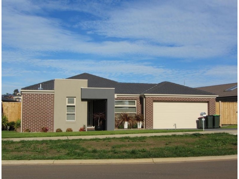 157 Twin Ranges Drive, Warragul VIC 3820