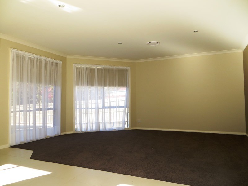 2/77 Burke Street, Warragul VIC 3820