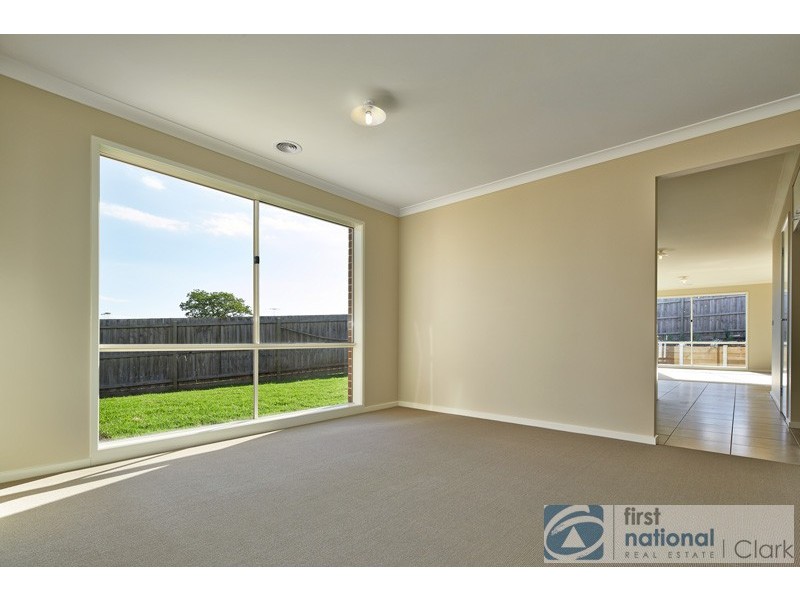 327 Settlement Road, Drouin VIC 3818