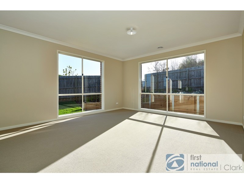 327 Settlement Road, Drouin VIC 3818