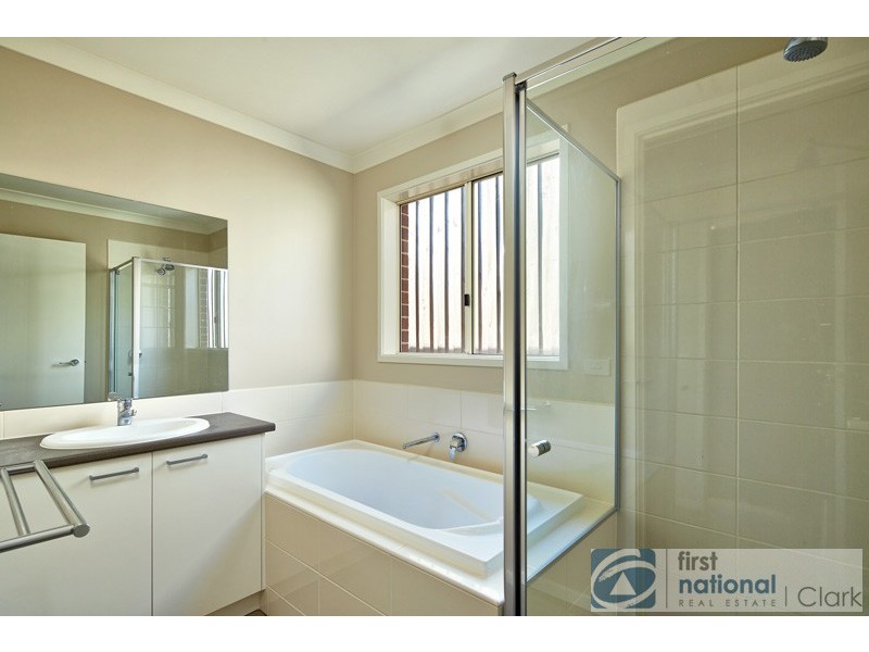 327 Settlement Road, Drouin VIC 3818