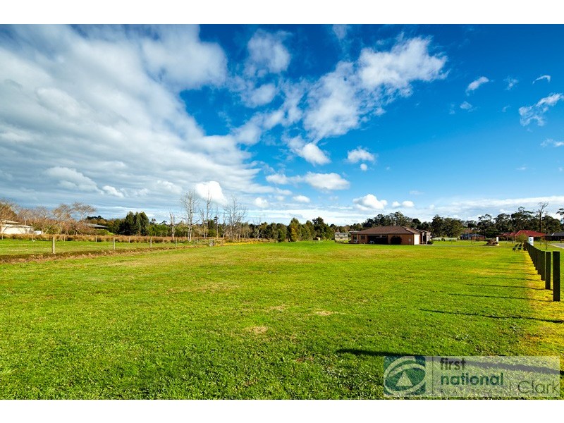 3 Carlile Court, Drouin VIC 3818