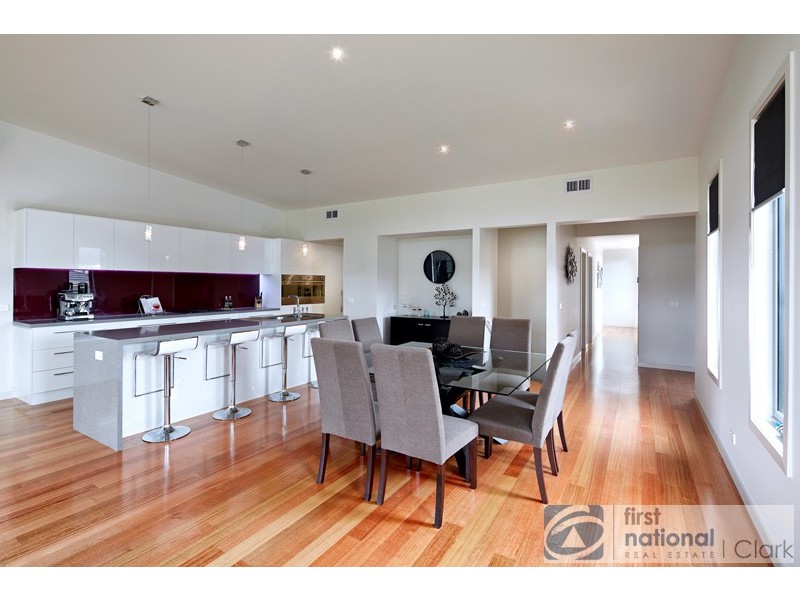 6 Archer Court, Drouin VIC 3818