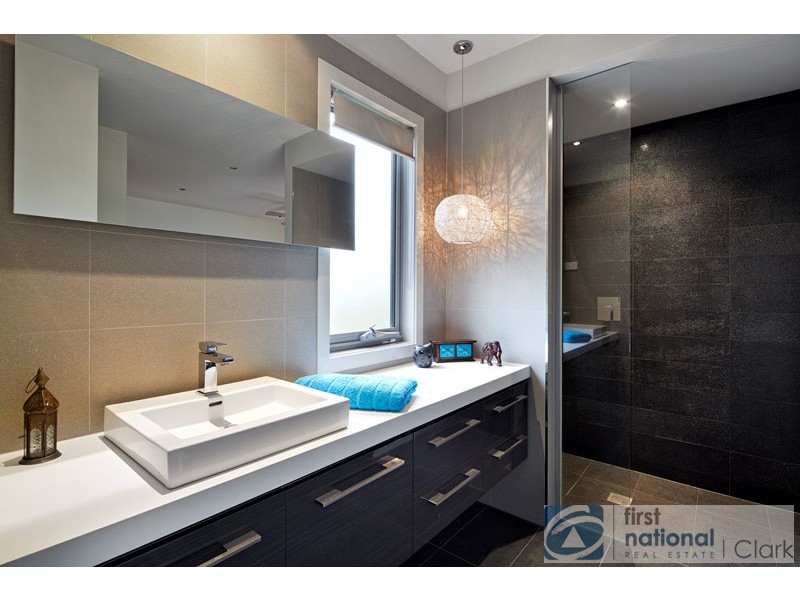 6 Archer Court, Drouin VIC 3818