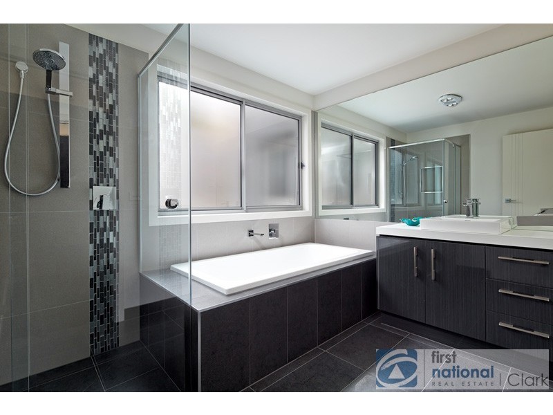 6 Archer Court, Drouin VIC 3818