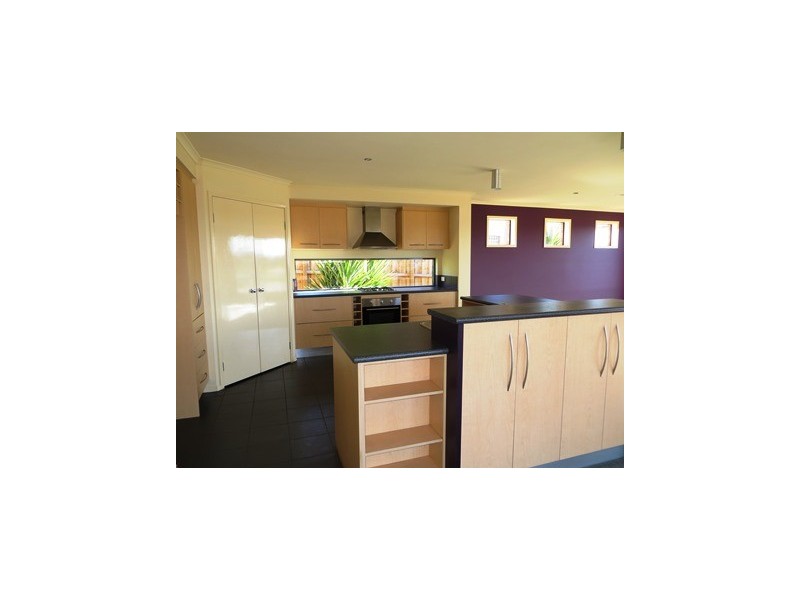 11 Nicolas Court, Warragul VIC 3820