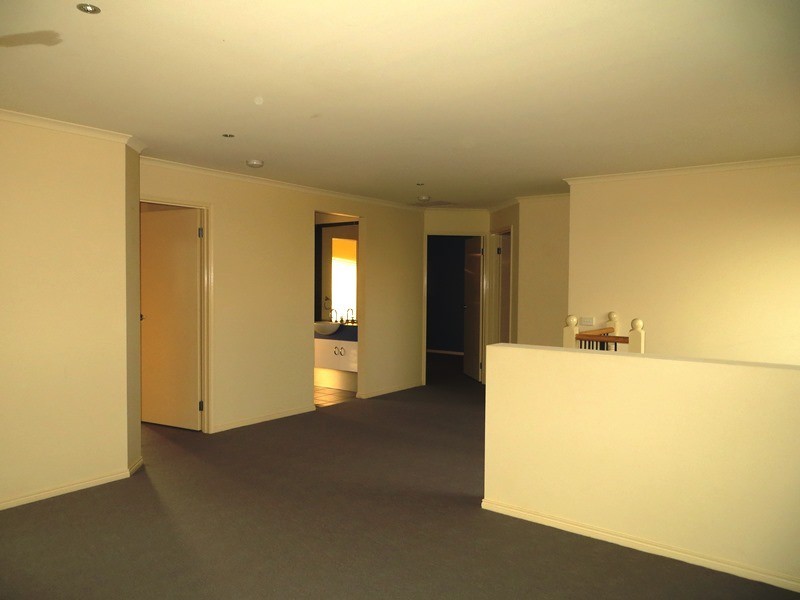 11 Nicolas Court, Warragul VIC 3820