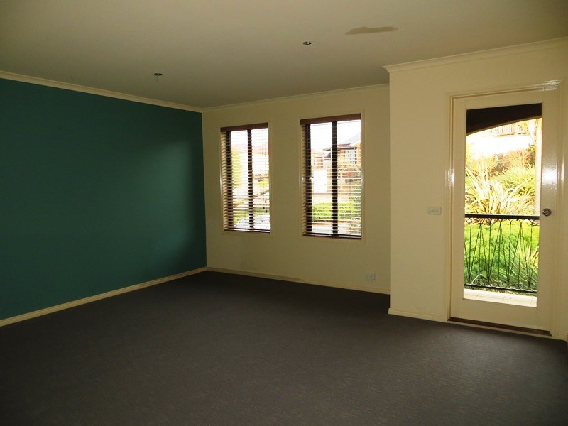 11 Nicolas Court, Warragul VIC 3820