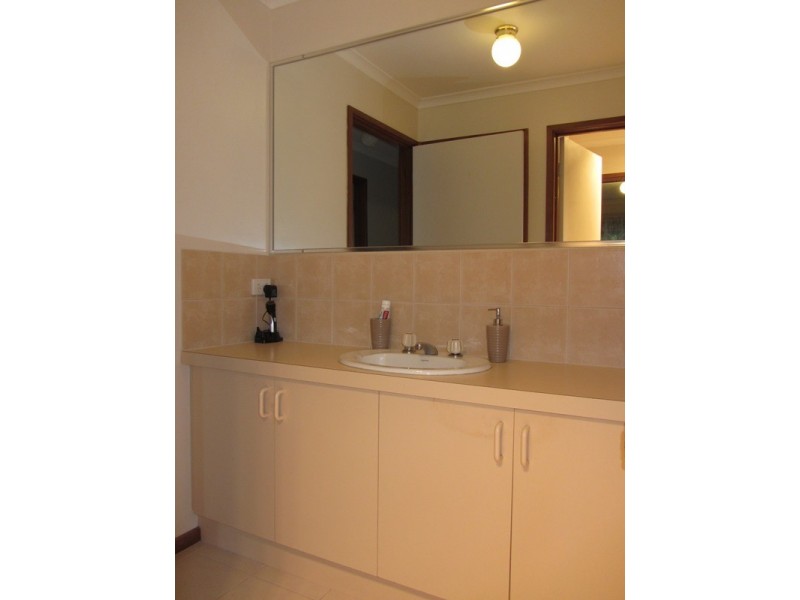 26 Acacia Street, Drouin VIC 3818