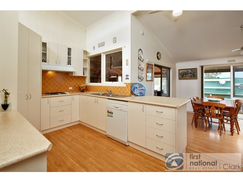 8 Moe Street, Drouin VIC 3818