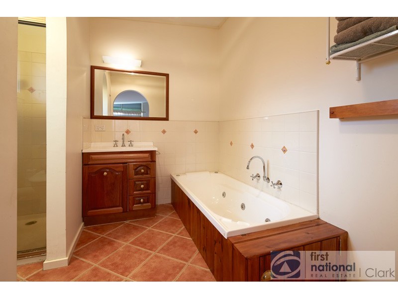 8 Moe Street, Drouin VIC 3818