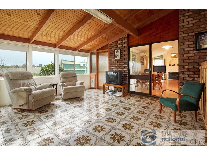 8 Moe Street, Drouin VIC 3818