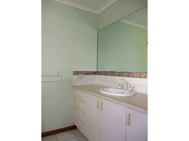 15 Wallace Crescent, Drouin VIC 3818