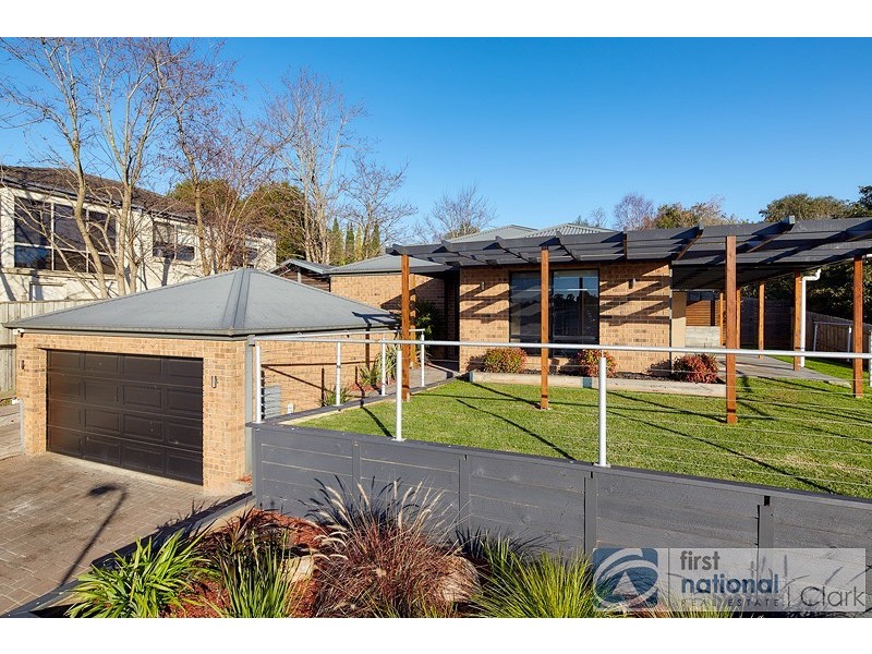 12 Walker Drive, Drouin VIC 3818