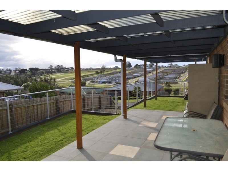 12 Walker Drive, Drouin VIC 3818