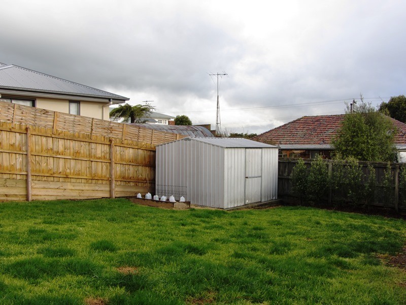 33 Railway Avenue, Drouin VIC 3818